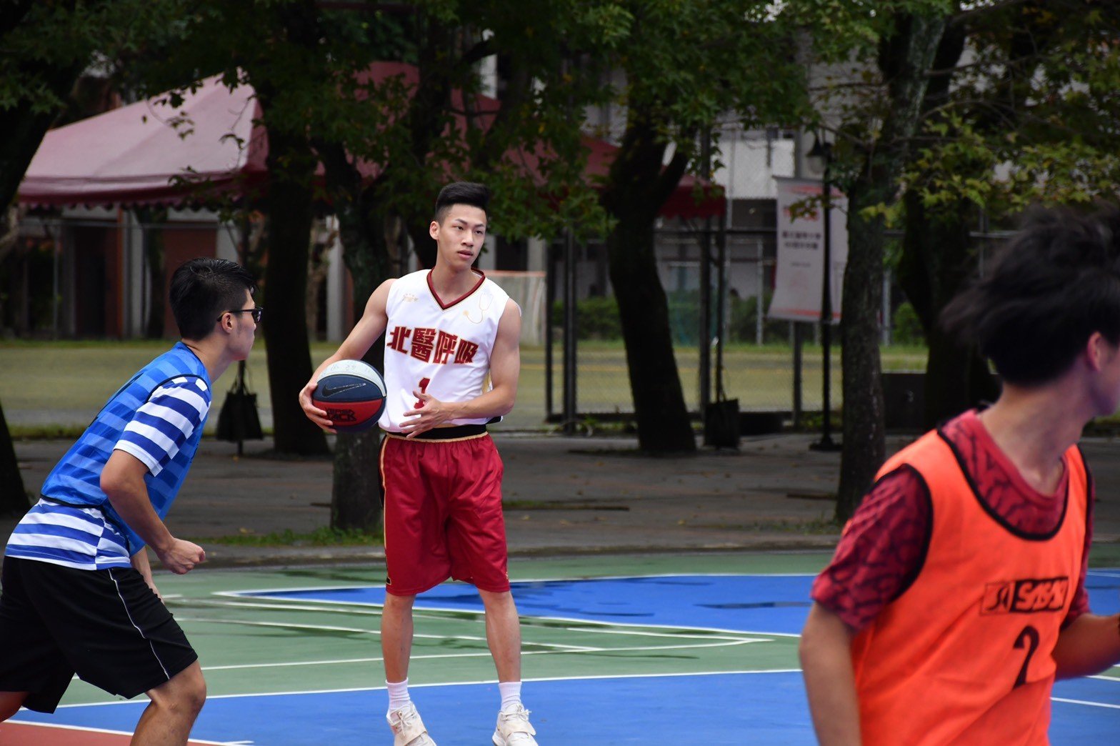 台北醫學大學呼吸治療系：專屬系籃籃球服